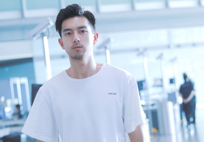 当185李现遇上182吴磊,两人身高对比,网友:不厚道的笑了
