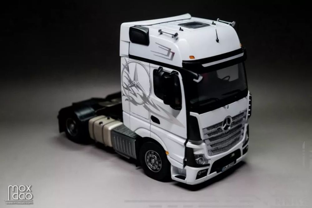 benz actros mp4 gigaspace 拖头 民用车模型