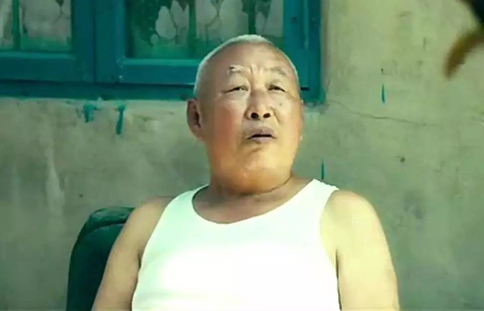 广东大爷10栋房收租,外卖小哥为5块钱崩溃大哭:成人世界是你想不到的