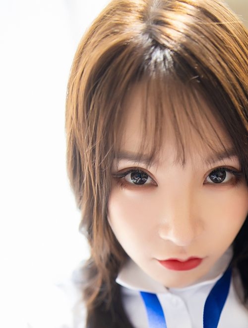 杨倩疯狂吸金!穿射击服拍广告,又美又飒,雷军:了不起的00后