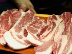 黑香油和阴部,比不同猪鸡更有口感?营养有普通,但营养很接近乌鸡涂猪肉图片
