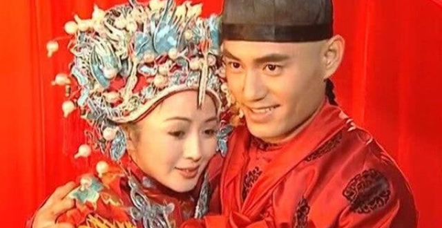 《还珠格格》中的四场婚礼,紫薇尔康温馨,而他们却不被祝福!