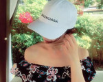 阿Sa穿露肩装自嘲身材似平板:前后都一样