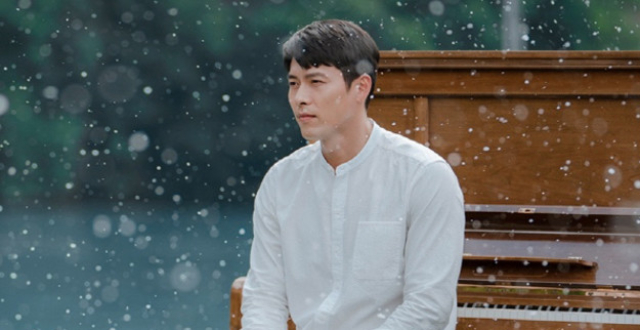 《爱的迫降》玄彬打造经典场面,弹钢琴细腻如画的场面