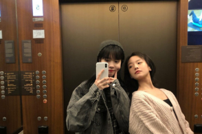 这还是我认识扮演乔英子的李庚希吗?穿件开衫毛衣,尽显优雅
