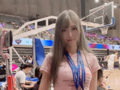15岁小姐姐cos弥豆子,却被脚上的"莲藕袜"抢镜,谁还没