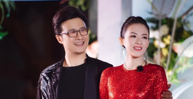章子怡给儿子剃头,汪峰现场的表情,是所有男人的真实