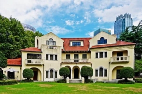 孙俪罗晋1.5亿卖上海老洋房?和这些真正的豪宅比,真的不算啥!