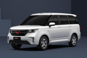 五菱版"小揽胜,6.68万起,后驱涡轮增压!忘了虚荣心吧