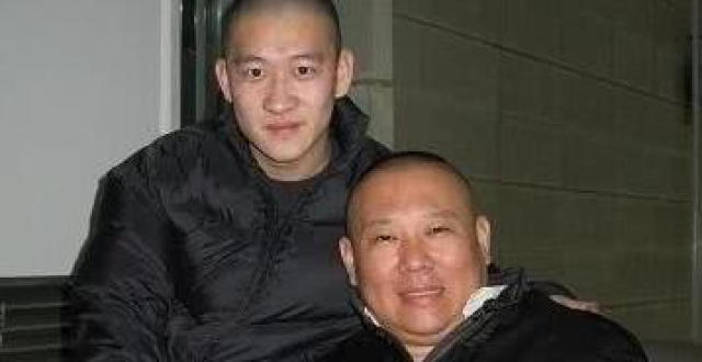 曹云金和师傅反目成仇,郭德纲为何落泪?看完两人的旧照我明白了