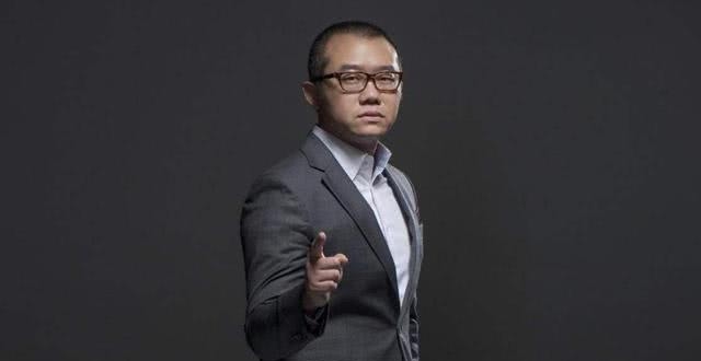 42岁涂磊发视频,宣布退出《爱情保卫战》,爱情导师终于回归家庭