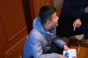 电视剧生孩子原来这么拍?奇葩道具让演员惨叫,摄影师更遭罪!