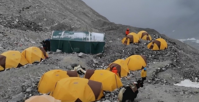 珠峰测量日记丨海拔5800米的过渡营地长啥样？卫生间难以想象