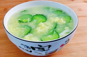 自制黄瓜鸡蛋汤,家庭配方简单易学,清淡不油腻
