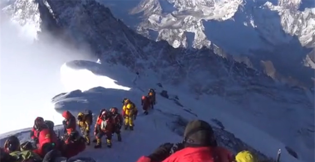 纪念人类北坡登顶珠峰60周年：看壮美冰川 回顾登珠峰惊险历程