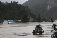 广西贺州洪水围困民房，所过之处一片狼藉 被救群众讲述惊险历程