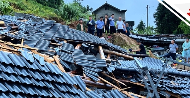 湖南保靖强降雨后山洪冲垮房屋导致6死1失踪 墙体屋顶成碎片