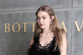 超模gigi hadid,天使的脸蛋和魔鬼的身材,衣品真时尚!