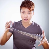 超酷回旋飞牌魔术教程,把妹就靠这招了,耍帅必