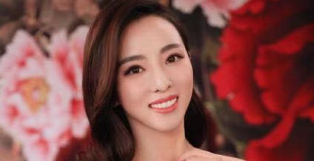 李思思素颜青春似学生，贵妇生活太悠闲，豪宅内景奢华精致