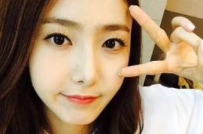 爱豆女团黄恩菲这个鼻子是整形or天生?感觉快不能呼吸了