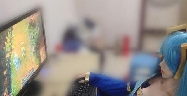 0大令广场舞大妈都认输的游戏行为:秒选亚索仅