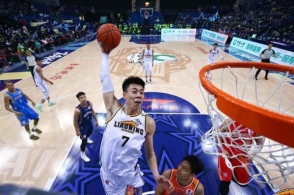 郭艾伦张镇麟现身北京中国男篮或大换血易建联重回赛场