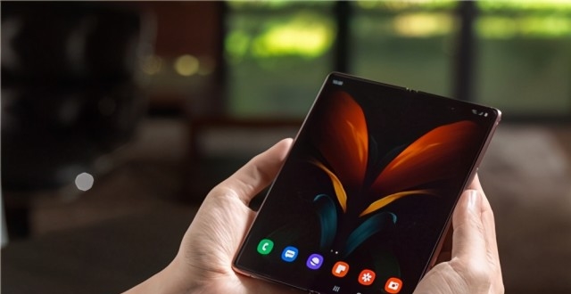 折叠屏时代的行业领军者-三星galaxyz fold2 5g