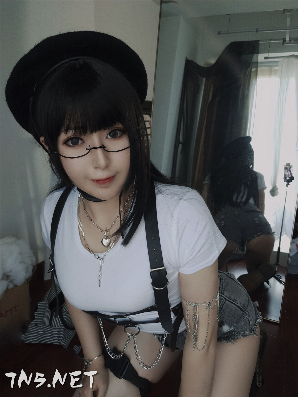 角色扮演@小容仔咕咕咕w - 白T[22P2V-64MB]