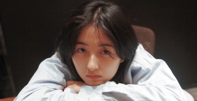 张子枫笑容甜美的小女孩