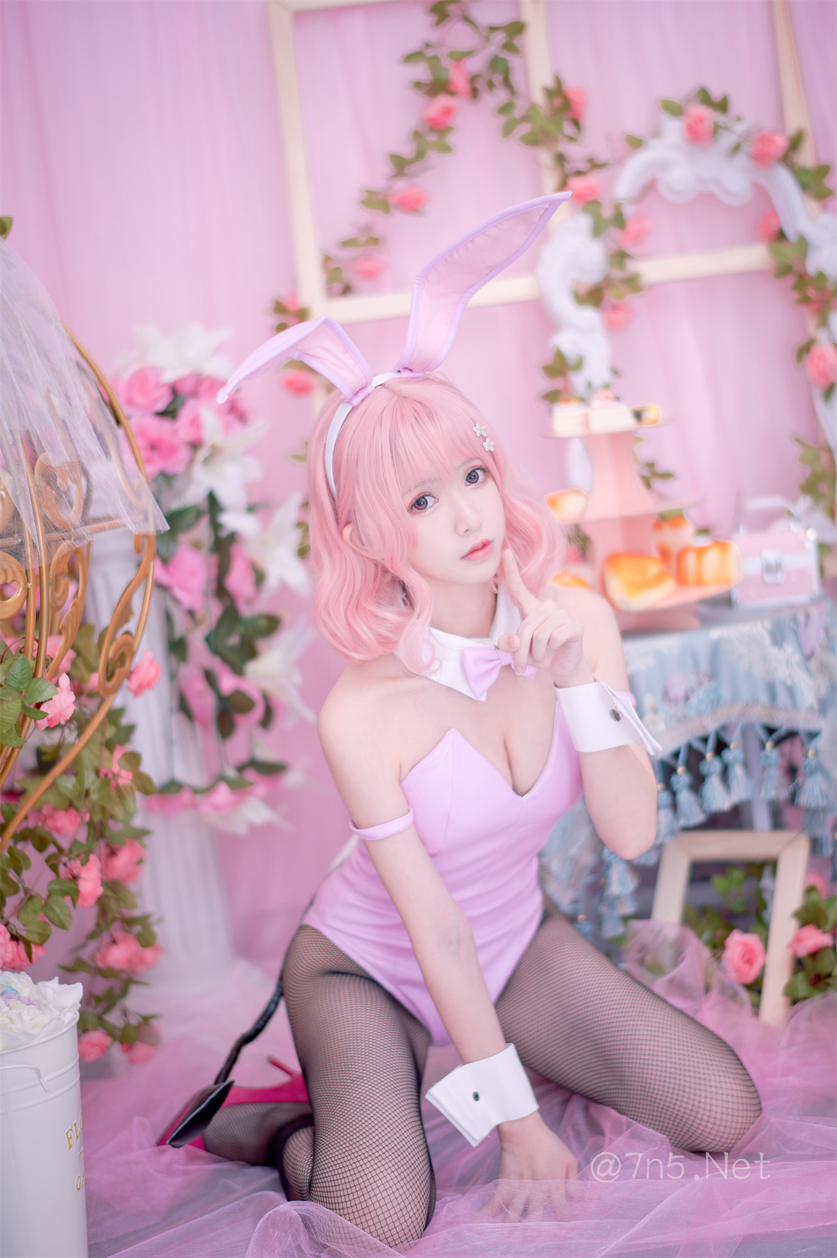 鳗鱼霏儿 粉色兔女郎2[14P-191MB]