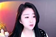 菲儿演唱歌曲天生丽质没办法哪里都有我桃花但我心里只有他