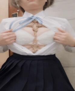 きょう肉肉 幻いー女子高校生ー昼タイム JK制服加短裙性感私房写真