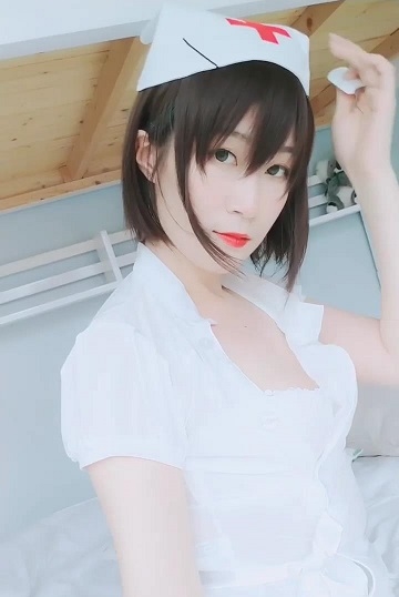 性感女护士白银81白色制服与蕾丝内衣加白色丝袜美腿私房写真集