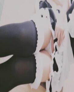 性感女仆逐月su黑色制服裙加黑丝美腿私房写真集