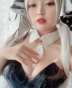 性感兔女郎白烨黑色制服内衣加黑丝美腿私房写真集