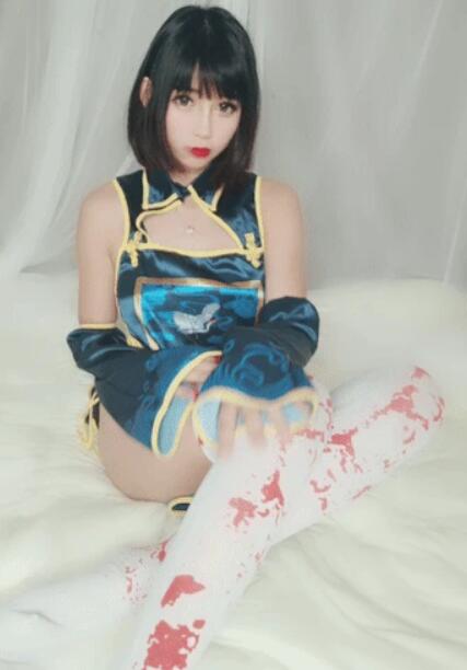 清纯萝莉少女小酥酱蓝色旗袍加白色丝袜美腿私房写真