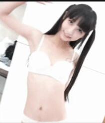居家清纯少女神楽坂真冬粉色连身裙加丝袜美腿性感私房写真