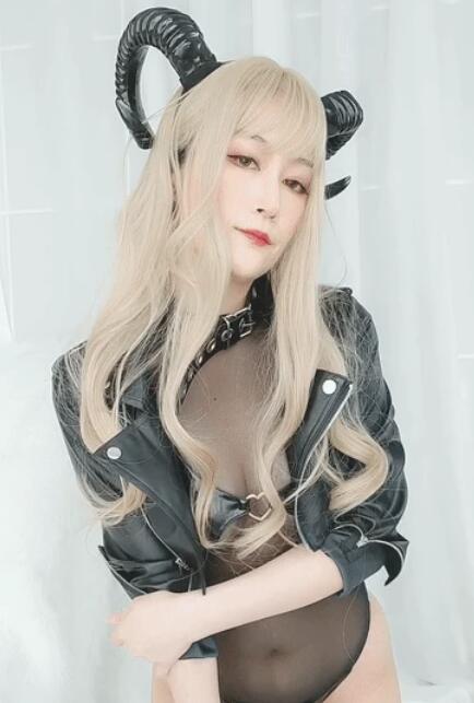 性感少女白银81小恶魔黑色内衣加黑色短裙性感私房写真