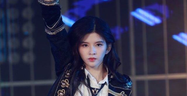 snh48林思意入团八年毕业公演 纱裙造型仙气飘飘