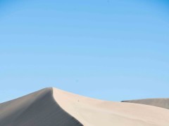 敦煌鸣沙山：大漠中的奇迹，感受大自然的神奇魔力，四季都可来！
