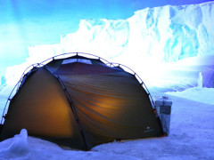 冬天搭在帐篷里冰钓需要哪些配套装备？冬天搭帐篷冰钓的技巧