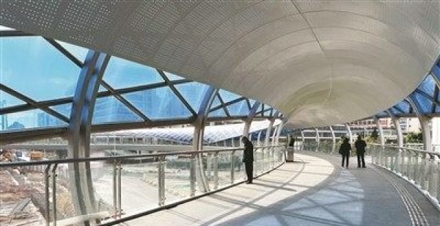 复道行空，一桥一景！广州建成300多座人行天桥_腾讯新闻