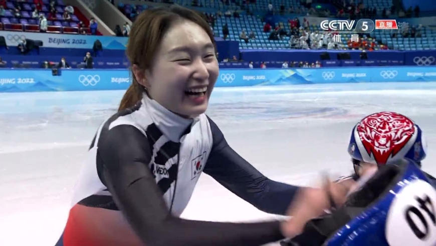短道女子1500米决赛,韩国崔敏静0.