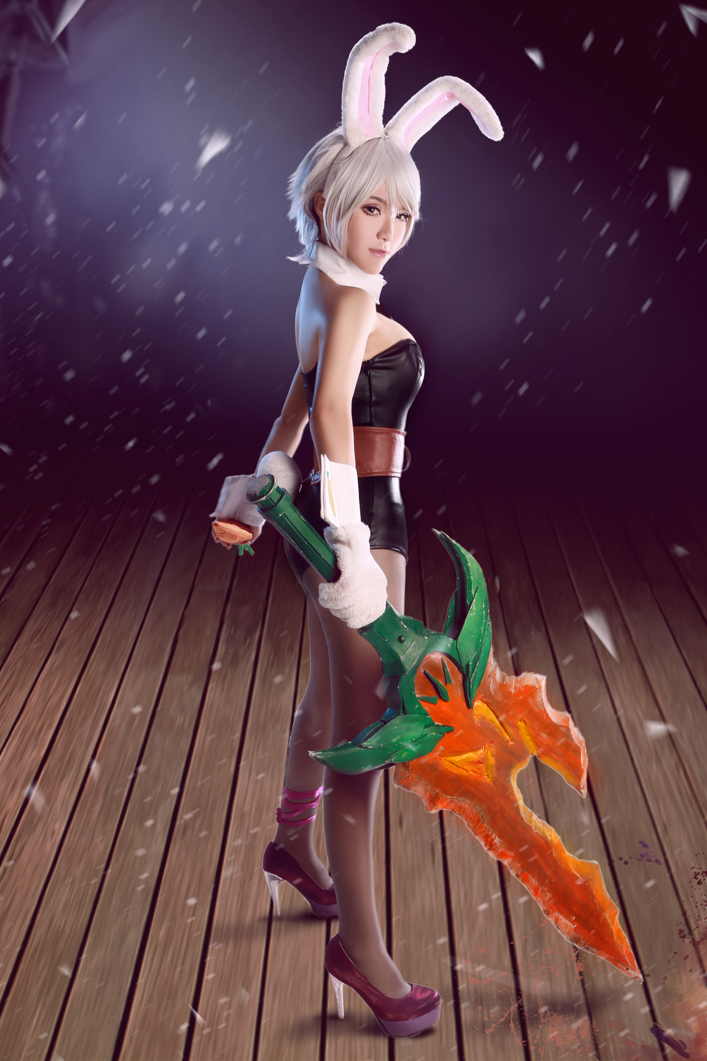 月潋寒殇英雄联盟——锐雯兔女郎cosplay4