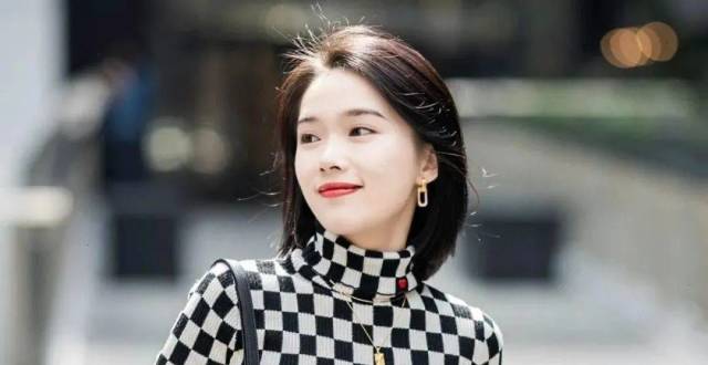 熟女冬季就是要试试“高筒靴”，怎么穿都优雅，值得你收藏借鉴_腾讯新闻