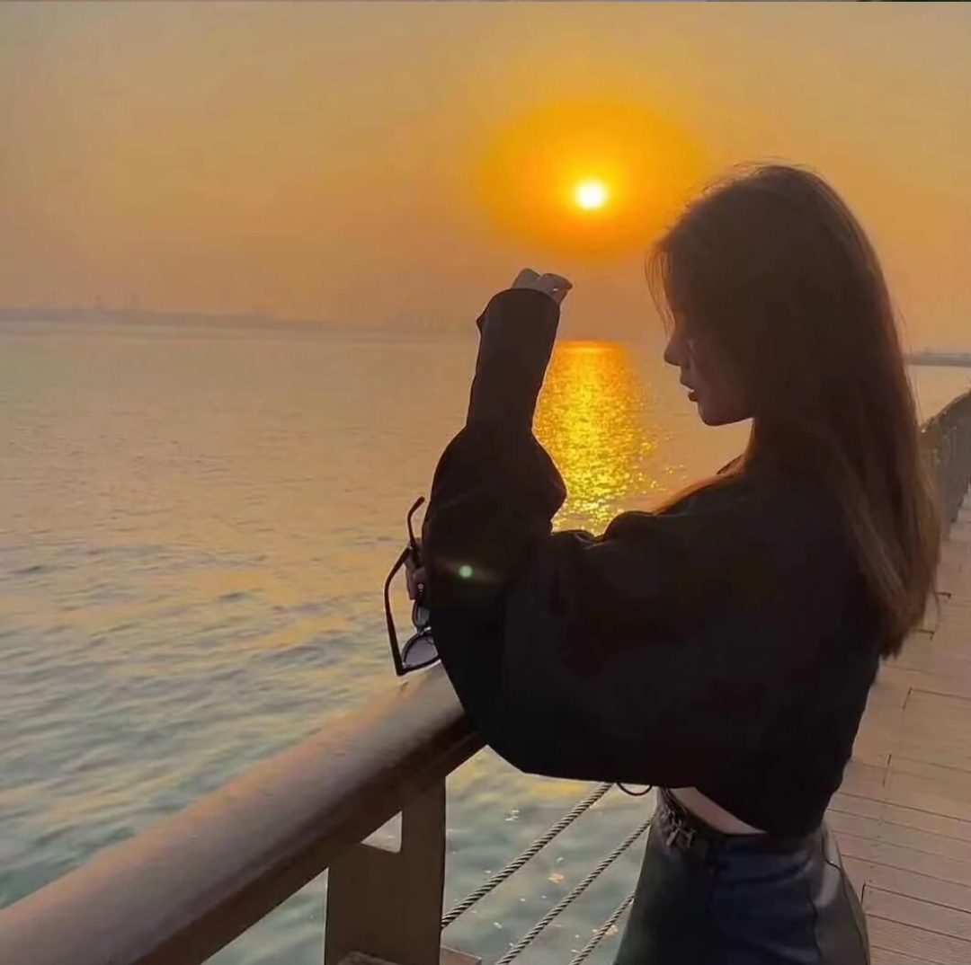 女生头像|夕阳头像"追赶日月,不局于山川.