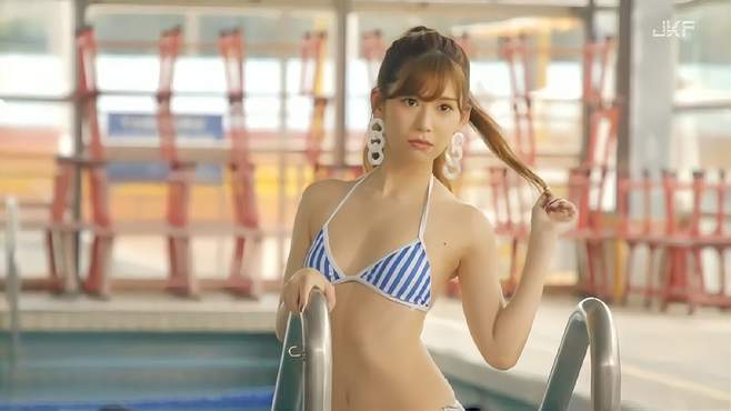 日本泳装美女沙滩比基尼写真