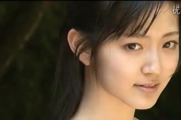 气质甜美温婉日本美女写真