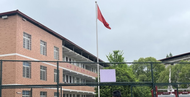南县明山头镇中学:防溺水我倡议,做自己生命的守护神